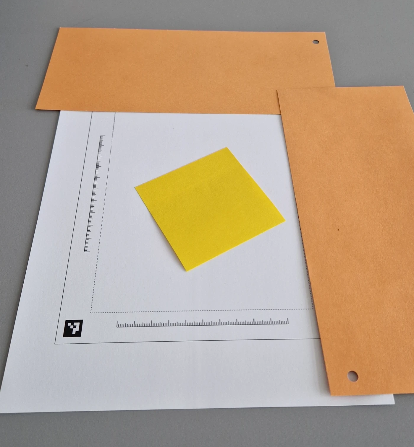 Aufnahme mit einem sichtbaren ArUco-Marker (ID 0)