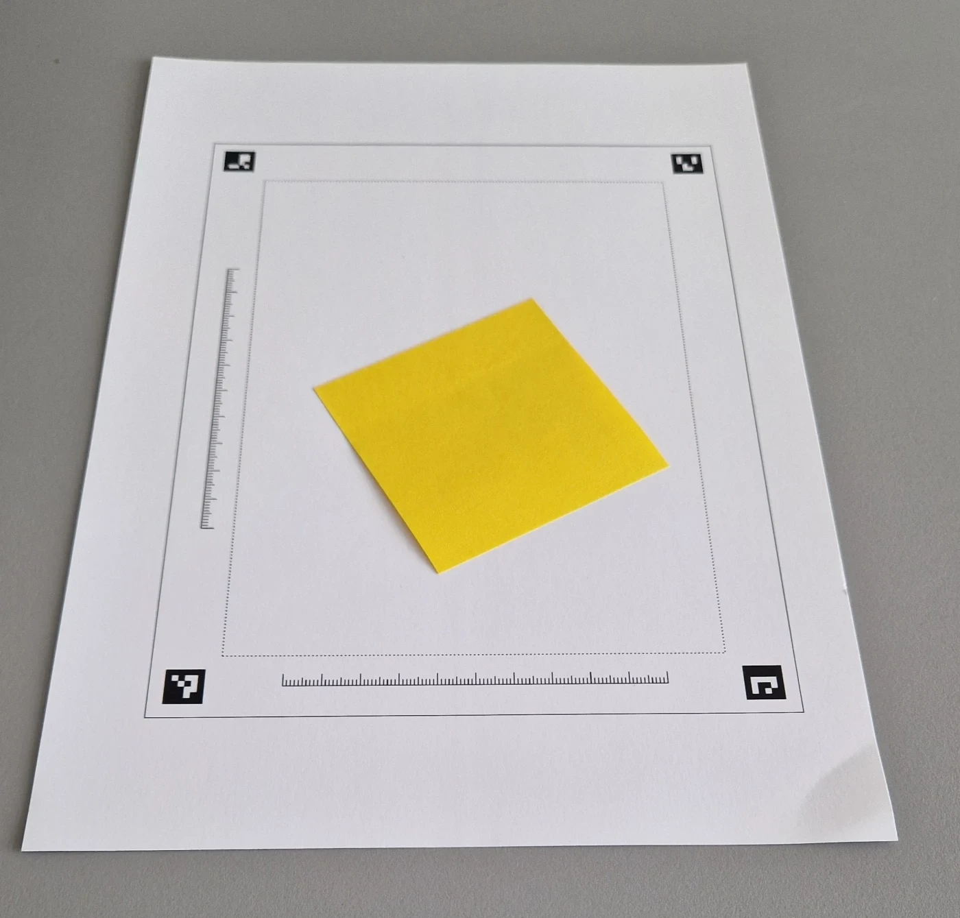 Aufnahme mit vier sichtbaren ArUco-Markern